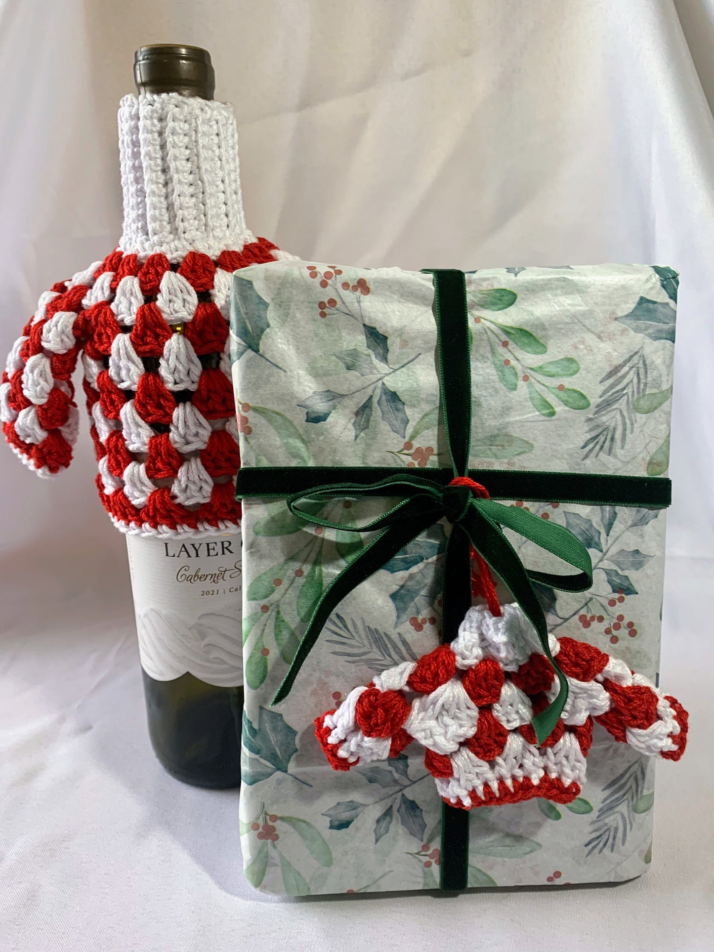 Crochet Wine Bottle Sweater - Ugly Sweater Wine Bottle Cozy - Wine Bottle Cover - Christmas Wine Bottle Décor