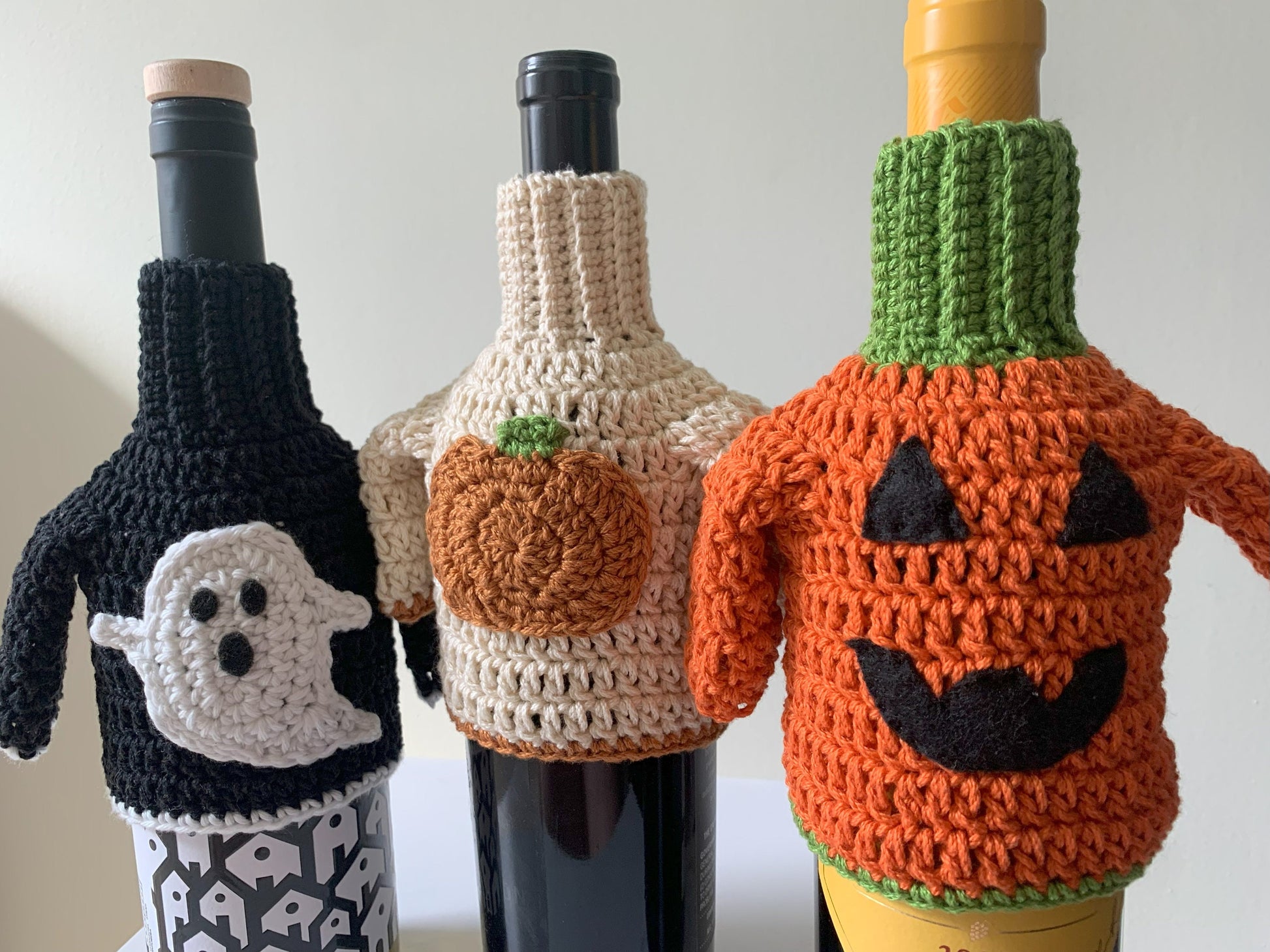 Crochet Jack-o'-Lantern Wine Bottle Cozy: Halloween Decor