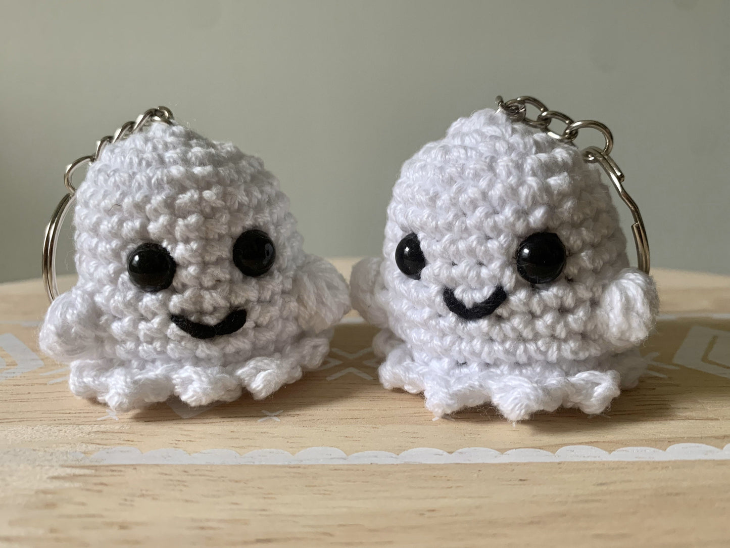 Crochet Ghost Keychain - Halloween Ghost Keychain - Crochet Ghost Amigurumi Key Chain