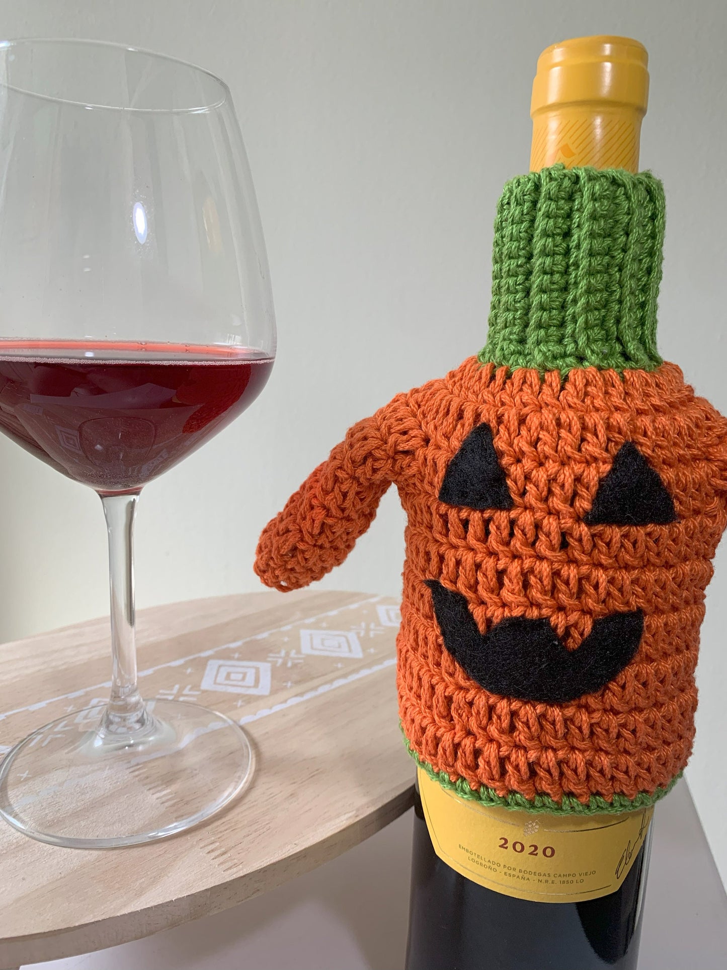 Crochet Jack-o'-Lantern Wine Bottle Cozy: Halloween Decor