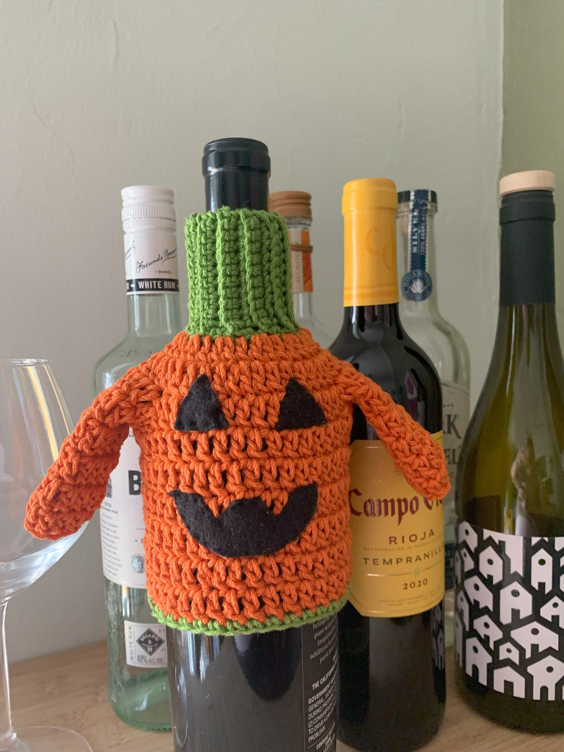 Crochet Jack-o'-Lantern Wine Bottle Cozy: Halloween Decor
