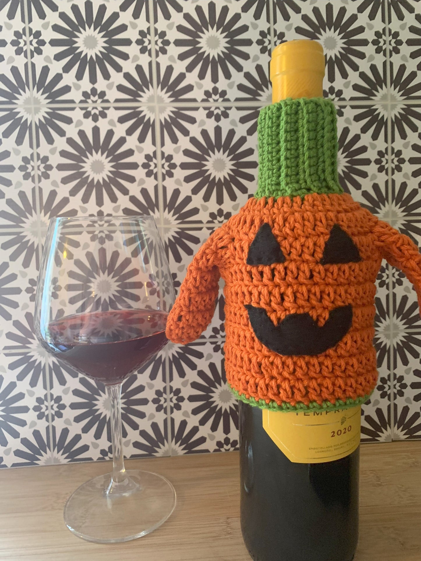 Crochet Jack-o'-Lantern Wine Bottle Cozy: Halloween Decor