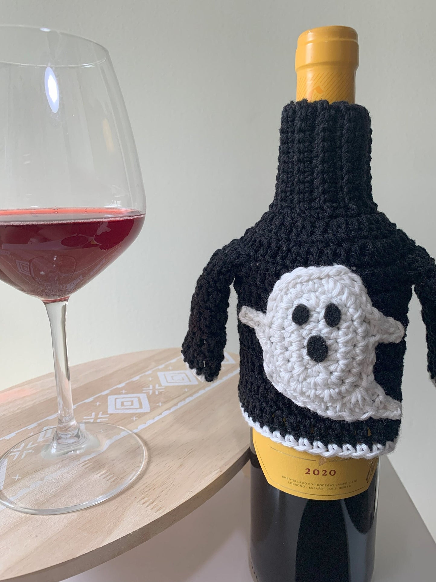 Crochet Ghost Wine Bottle Sweater: Glow in the Dark Halloween Cozy