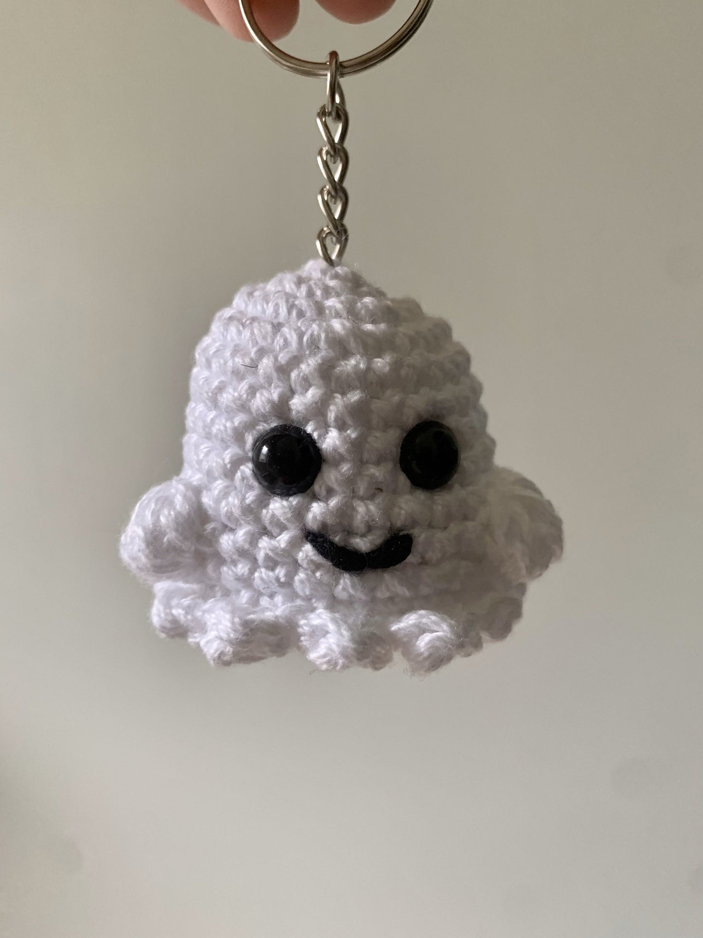 Crochet Ghost Keychain - Halloween Ghost Keychain - Crochet Ghost Amigurumi Key Chain