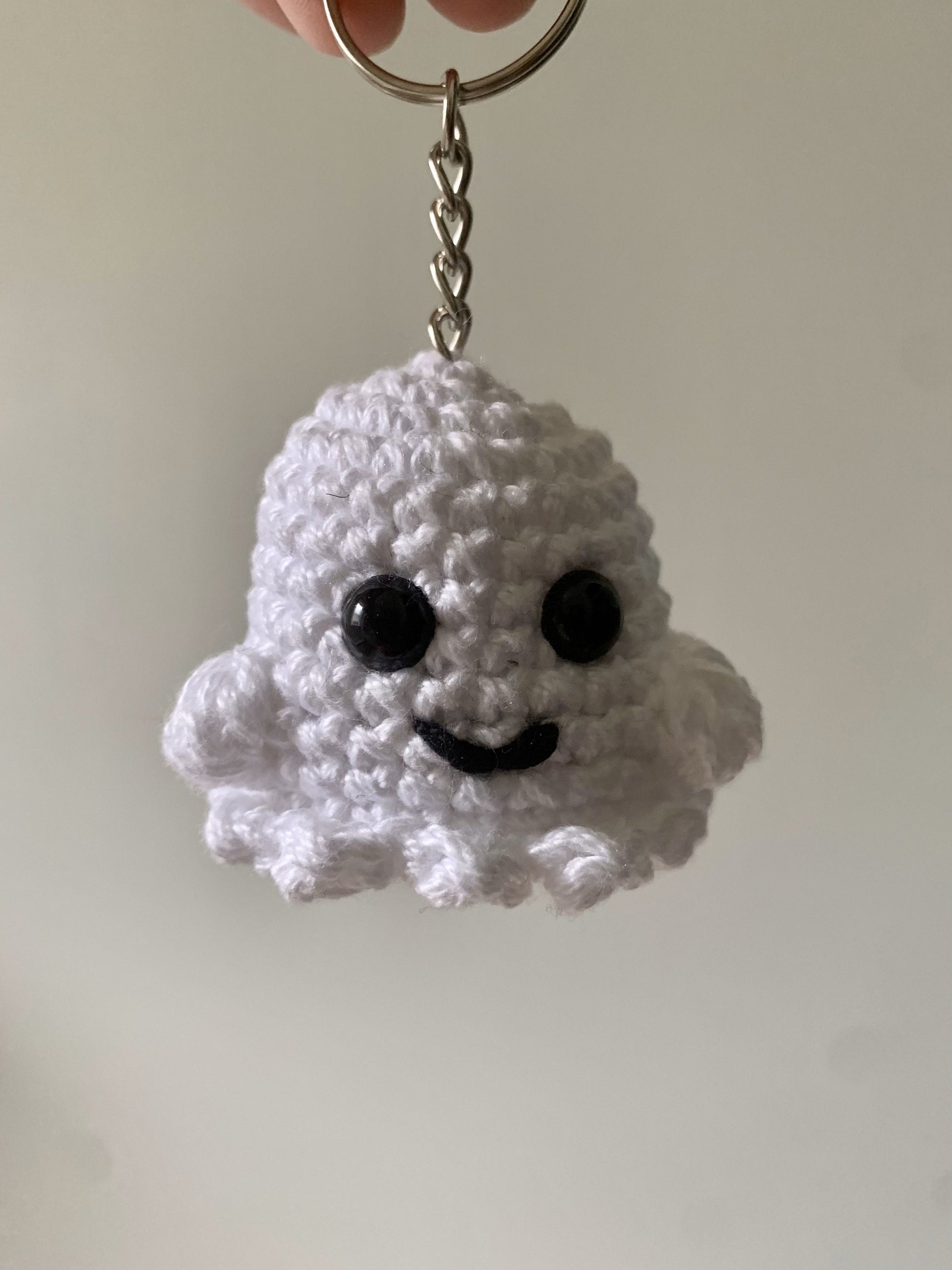 Crochet Ghost Keychain - Halloween Ghost Keychain - Crochet Ghost Amigurumi Key Chain